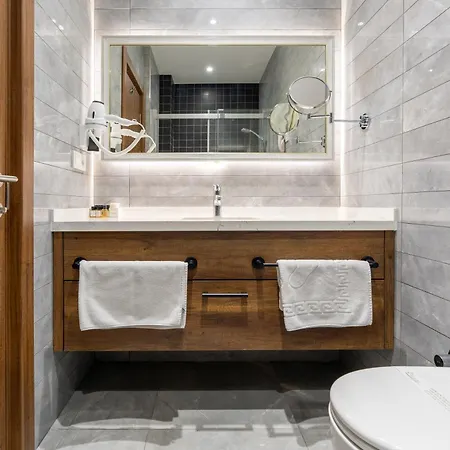 Mardy Ataturk Airport 3*